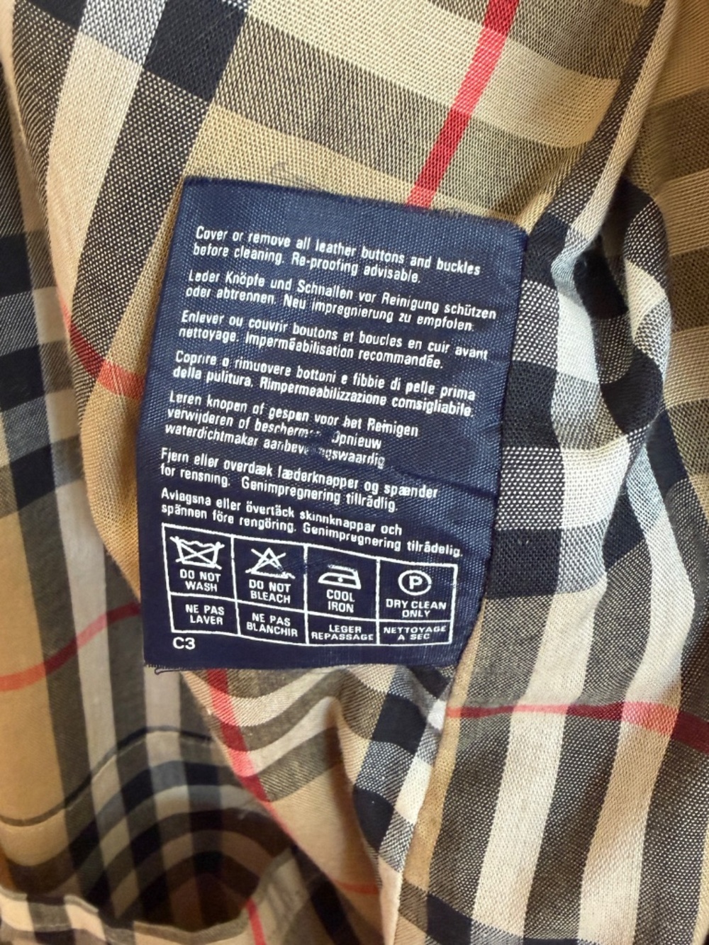 BURRYBERRY TRENCH COAT - Picture 14 of 14
